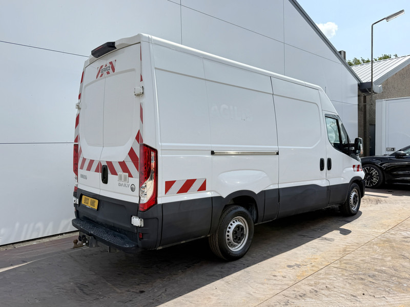 Iveco Daily 35S14 2.3 L2H2 Cruise Control Climate Control 3.5t Trekhaak Lucht geveerde stoel - Pakettiauto: kuva Iveco Daily 35S14 2.3 L2H2 Cruise Control Climate Control 3.5t Trekhaak Lucht geveerde stoel - Pakettiauto Iveco Daily 35S14 2.3 L2H2 Cruise Control Climate Control 3.5t Trekhaak Lucht geveerde stoel - Pakettiauto: kuva Iveco Daily 35S14 2.3 L2H2 Cruise Control Climate Control 3.5t Trekhaak Lucht geveerde stoel - Pakettiauto
