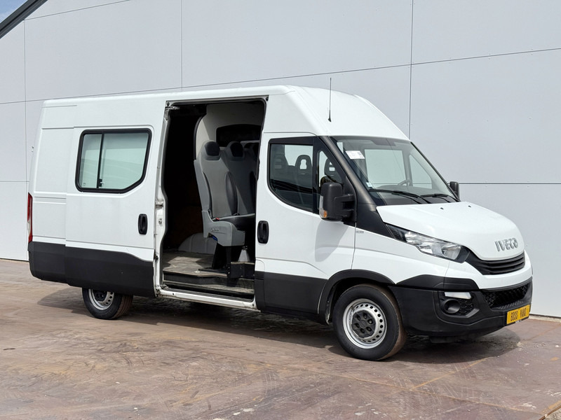 Iveco Daily 35S14 2.3 L2H2 Dubbele Cabine 7 Stoelen Airco Cruise Control Trekhaak 3.5t Lucht geveerde stoel - Pakettiauto, Jatko-ohjaamo kevyt kuorma-auto: kuva Iveco Daily 35S14 2.3 L2H2 Dubbele Cabine 7 Stoelen Airco Cruise Control Trekhaak 3.5t Lucht geveerde stoel - Pakettiauto, Jatko-ohjaamo kevyt kuorma-auto Iveco Daily 35S14 2.3 L2H2 Dubbele Cabine 7 Stoelen Airco Cruise Control Trekhaak 3.5t Lucht geveerde stoel - Pakettiauto, Jatko-ohjaamo kevyt kuorma-auto: kuva Iveco Daily 35S14 2.3 L2H2 Dubbele Cabine 7 Stoelen Airco Cruise Control Trekhaak 3.5t Lucht geveerde stoel - Pakettiauto, Jatko-ohjaamo kevyt kuorma-auto
