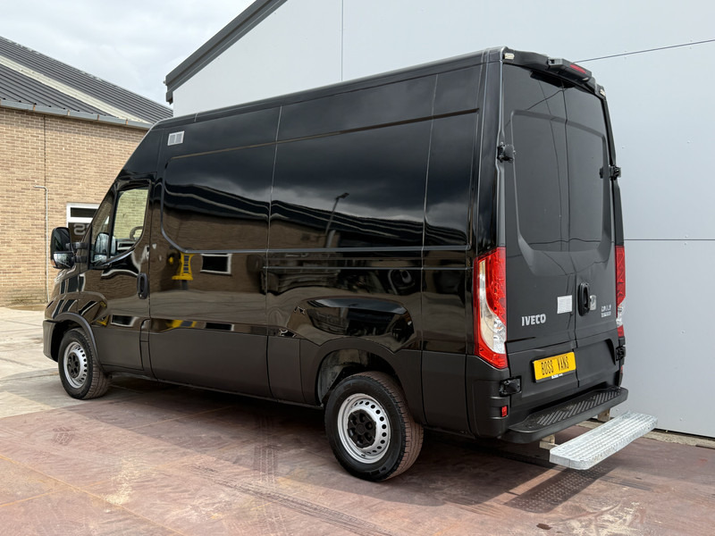 Iveco Daily 35S18 3.0 Automaat L2H2 Adaptieve Cruise Control LED Airco Camera Trekhaak - Pakettiauto: kuva Iveco Daily 35S18 3.0 Automaat L2H2 Adaptieve Cruise Control LED Airco Camera Trekhaak - Pakettiauto Iveco Daily 35S18 3.0 Automaat L2H2 Adaptieve Cruise Control LED Airco Camera Trekhaak - Pakettiauto: kuva Iveco Daily 35S18 3.0 Automaat L2H2 Adaptieve Cruise Control LED Airco Camera Trekhaak - Pakettiauto