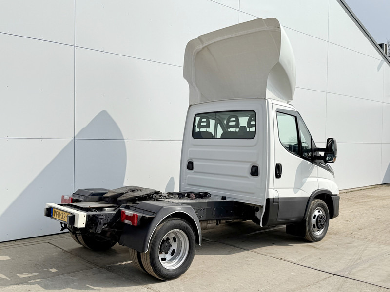 Iveco Daily 40C16 Automaat 8.796 kg GCW BE-Trekker BE-Combi Airco Cruise Control - Vetopöytäauto: kuva Iveco Daily 40C16 Automaat 8.796 kg GCW BE-Trekker BE-Combi Airco Cruise Control - Vetopöytäauto Iveco Daily 40C16 Automaat 8.796 kg GCW BE-Trekker BE-Combi Airco Cruise Control - Vetopöytäauto: kuva Iveco Daily 40C16 Automaat 8.796 kg GCW BE-Trekker BE-Combi Airco Cruise Control - Vetopöytäauto