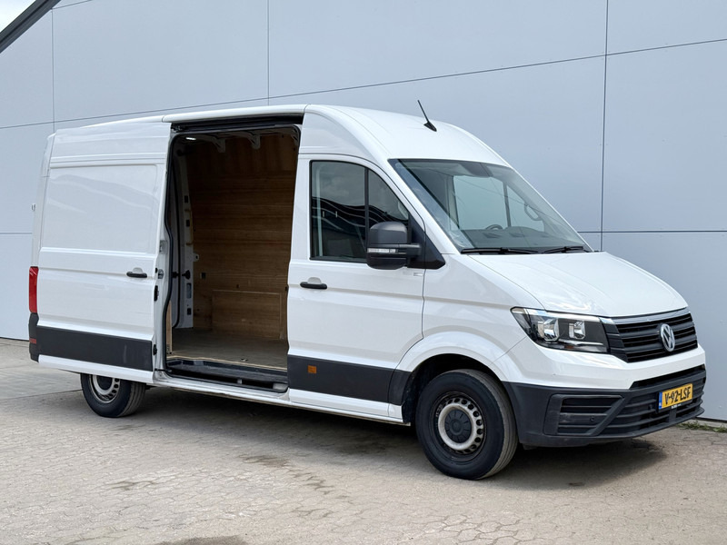 Volkswagen Crafter 2.0 TDI 140PK L3H3 Airco Cruise Control Carplay Parkeersensoren voor achter - Pakettiauto: kuva Volkswagen Crafter 2.0 TDI 140PK L3H3 Airco Cruise Control Carplay Parkeersensoren voor achter - Pakettiauto Volkswagen Crafter 2.0 TDI 140PK L3H3 Airco Cruise Control Carplay Parkeersensoren voor achter - Pakettiauto: kuva Volkswagen Crafter 2.0 TDI 140PK L3H3 Airco Cruise Control Carplay Parkeersensoren voor achter - Pakettiauto