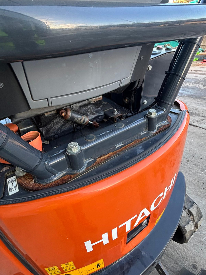Minikuormaaja Hitachi ZX19U-6: kuva Minikuormaaja Hitachi ZX19U-6