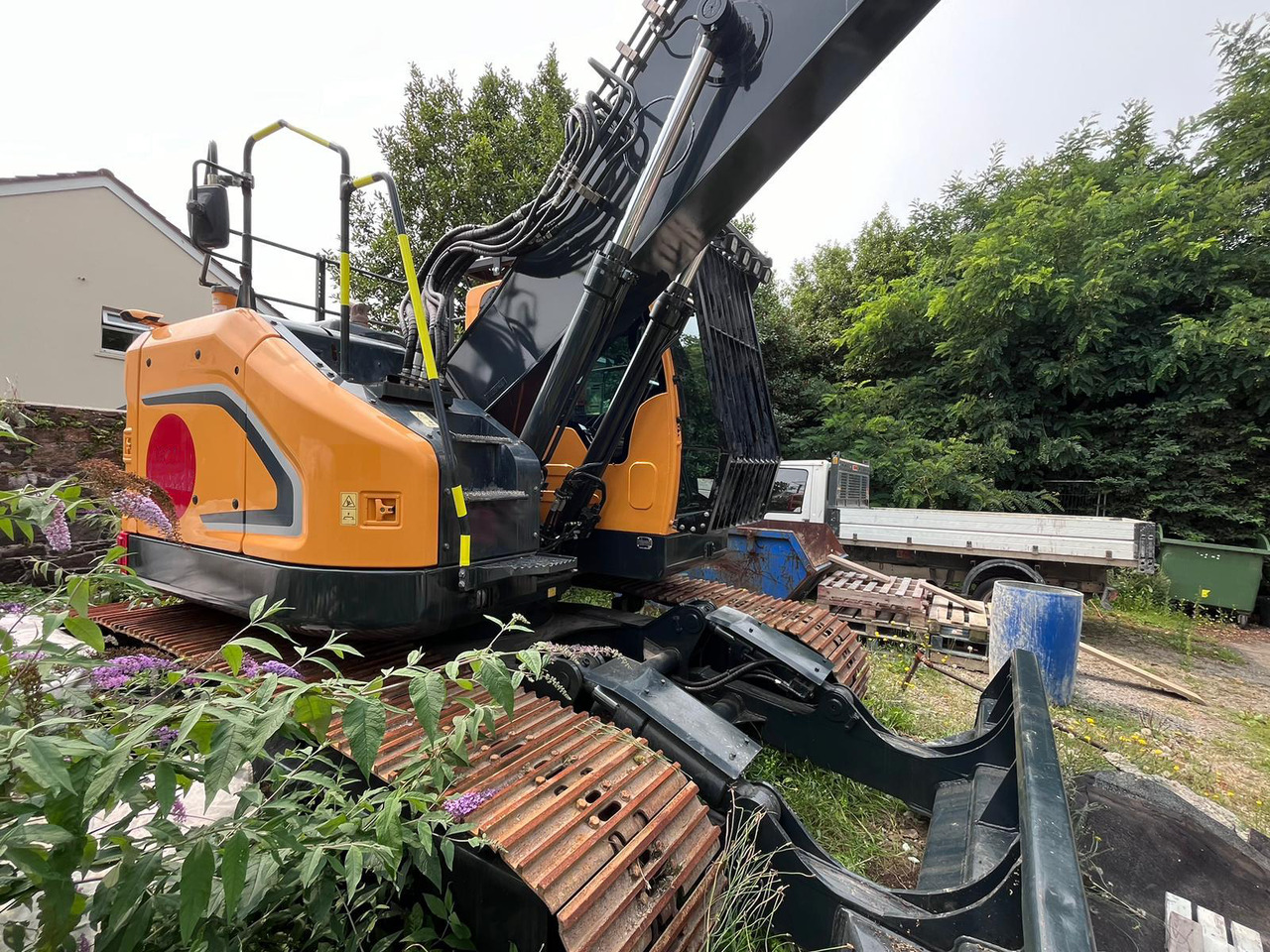 Hyundai HX235 LCR DZ 15M High Reach - Telakaivukone: kuva Hyundai HX235 LCR DZ 15M High Reach - Telakaivukone Hyundai HX235 LCR DZ 15M High Reach - Telakaivukone: kuva Hyundai HX235 LCR DZ 15M High Reach - Telakaivukone