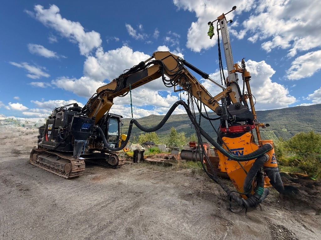 CAT 325 FL CR  - Kaivuri: kuva CAT 325 FL CR  - Kaivuri CAT 325 FL CR  - Kaivuri: kuva CAT 325 FL CR  - Kaivuri