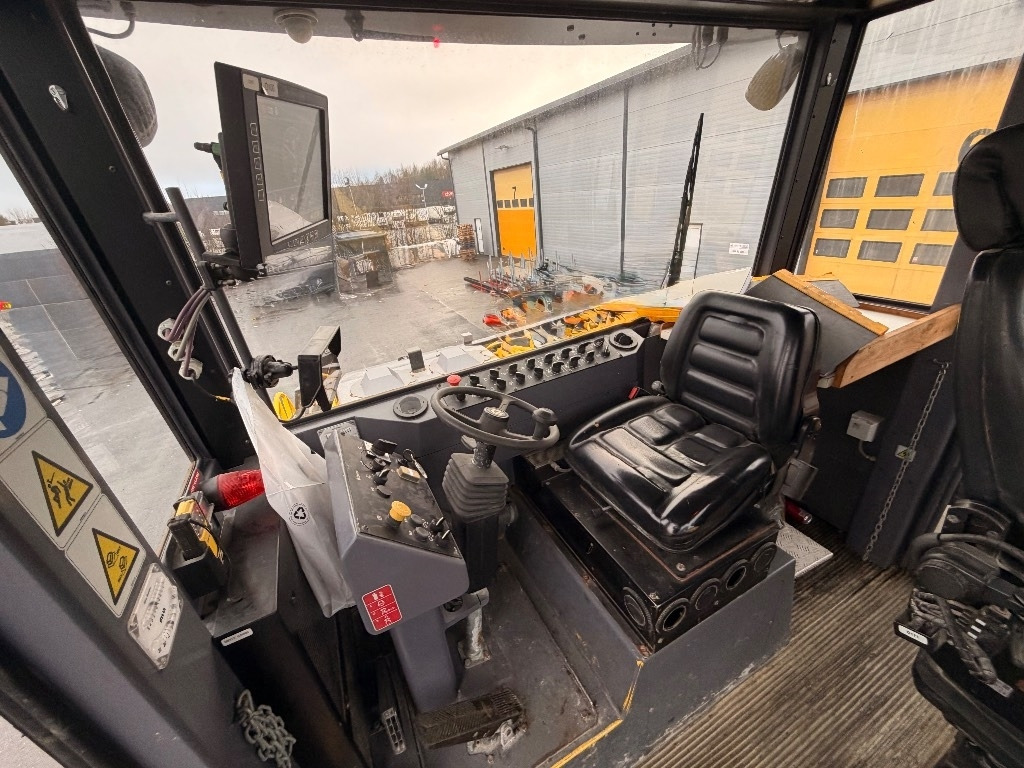 Porakone Epiroc Boomer XE3C: kuva Porakone Epiroc Boomer XE3C Porakone Epiroc Boomer XE3C: kuva Porakone Epiroc Boomer XE3C