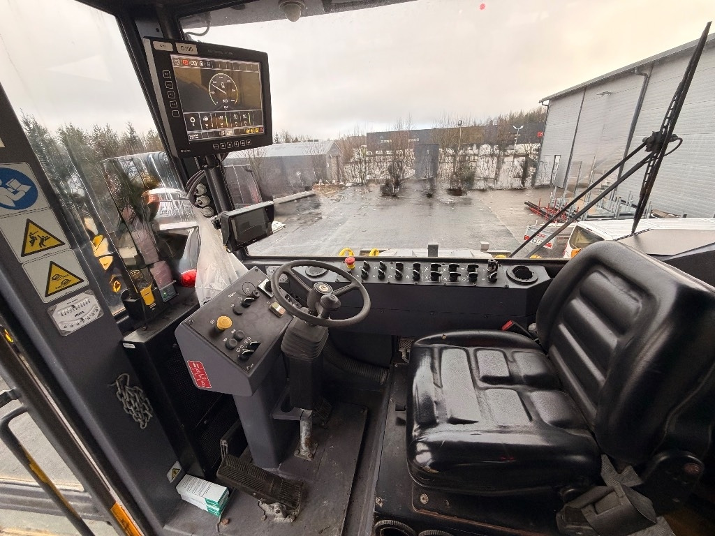 Porakone Epiroc Boomer XE3C: kuva Porakone Epiroc Boomer XE3C Porakone Epiroc Boomer XE3C: kuva Porakone Epiroc Boomer XE3C