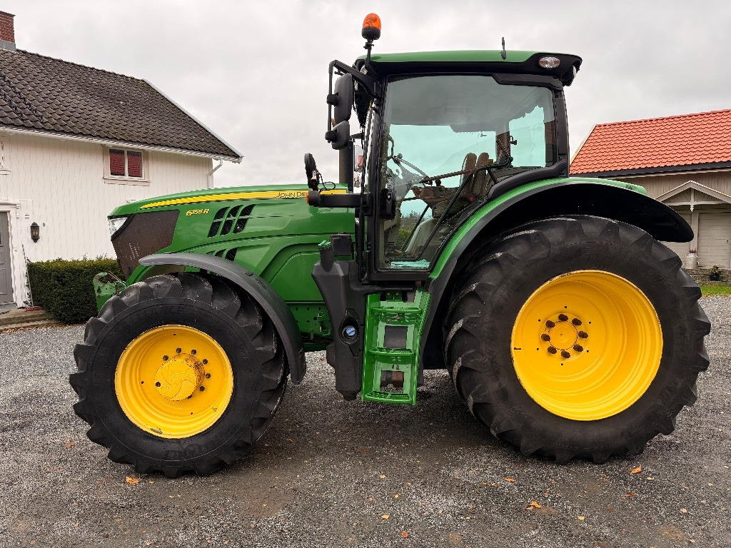 John Deere 6155 R - Traktori: kuva John Deere 6155 R - Traktori John Deere 6155 R - Traktori: kuva John Deere 6155 R - Traktori