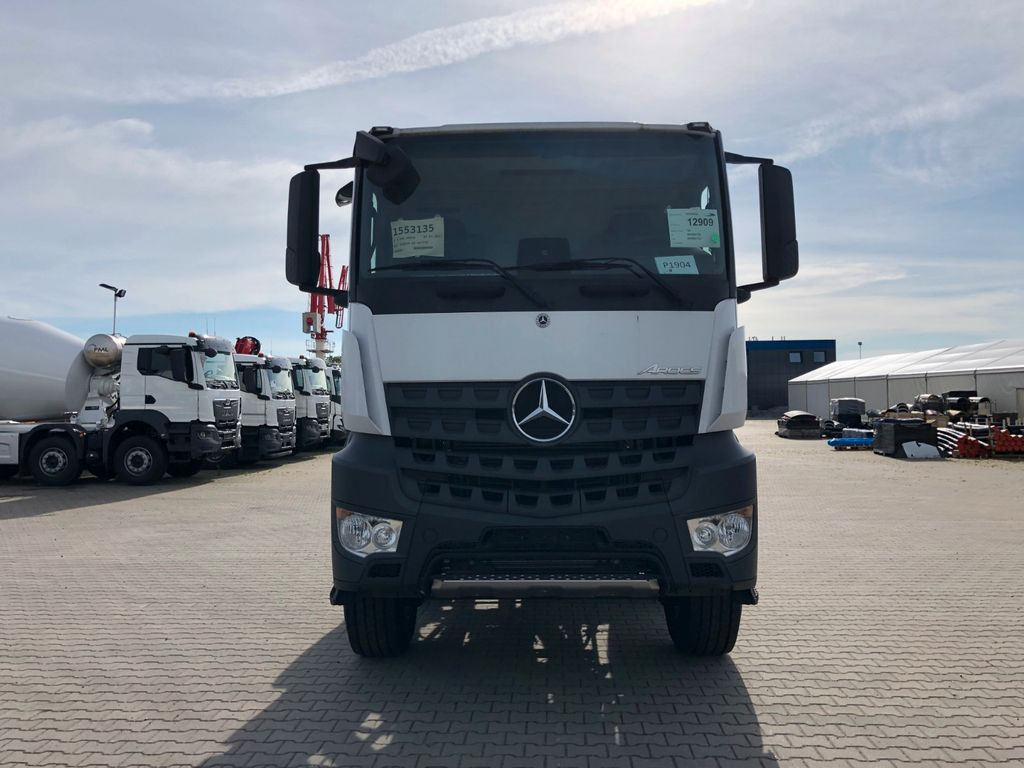 Mercedes-Benz AROCS 4451 10x4 - Kuorma-auto alusta: kuva Mercedes-Benz AROCS 4451 10x4 - Kuorma-auto alusta Mercedes-Benz AROCS 4451 10x4 - Kuorma-auto alusta: kuva Mercedes-Benz AROCS 4451 10x4 - Kuorma-auto alusta