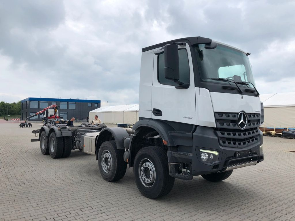 Mercedes-Benz AROCS 4451 - Kuorma-auto alusta: kuva Mercedes-Benz AROCS 4451 - Kuorma-auto alusta Mercedes-Benz AROCS 4451 - Kuorma-auto alusta: kuva Mercedes-Benz AROCS 4451 - Kuorma-auto alusta