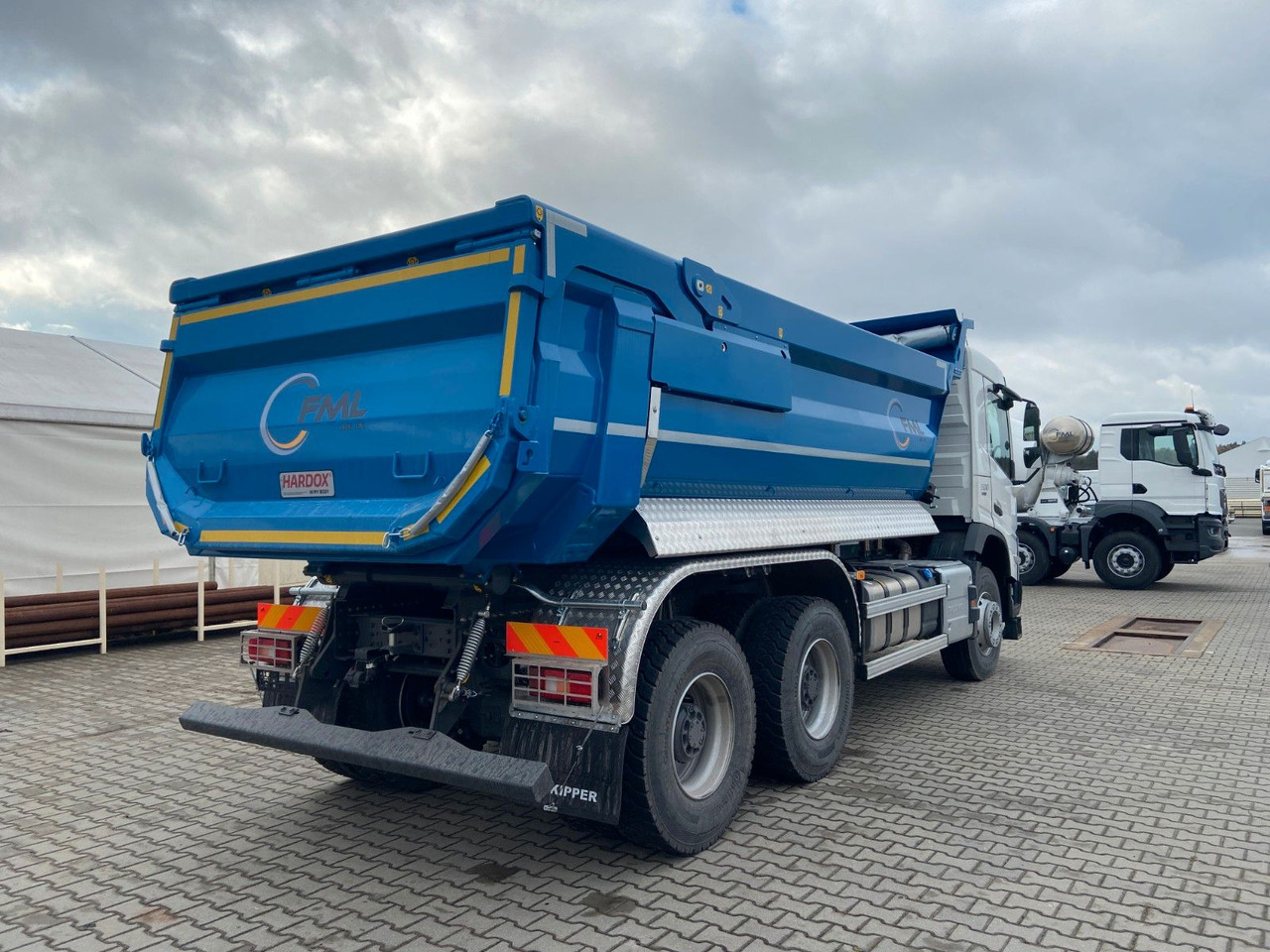 Volvo FMX 460 6X4/6X6 KIPPER - Kippiauto kuorma-auto: kuva Volvo FMX 460 6X4/6X6 KIPPER - Kippiauto kuorma-auto Volvo FMX 460 6X4/6X6 KIPPER - Kippiauto kuorma-auto: kuva Volvo FMX 460 6X4/6X6 KIPPER - Kippiauto kuorma-auto