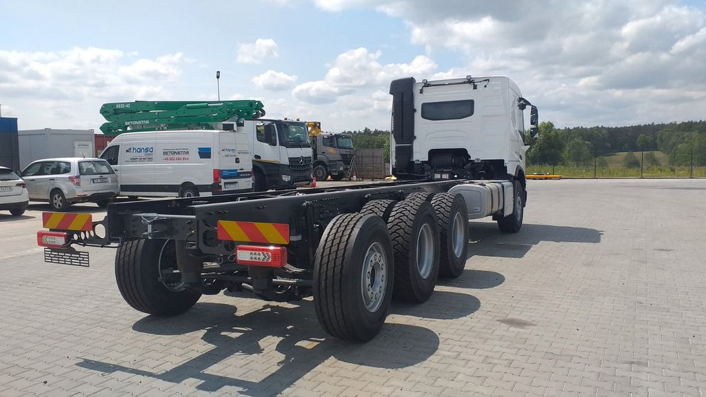 Uusi Kuorma-auto alusta Volvo FMX 500 8X4 TRIDEM: kuva Uusi Kuorma-auto alusta Volvo FMX 500 8X4 TRIDEM