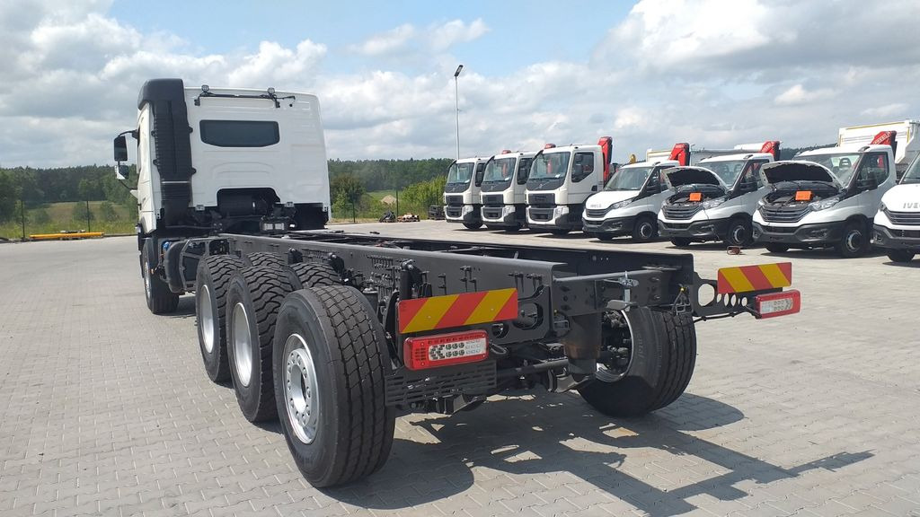 Uusi Kuorma-auto alusta Volvo FMX 500 8X4 TRIDEM: kuva Uusi Kuorma-auto alusta Volvo FMX 500 8X4 TRIDEM