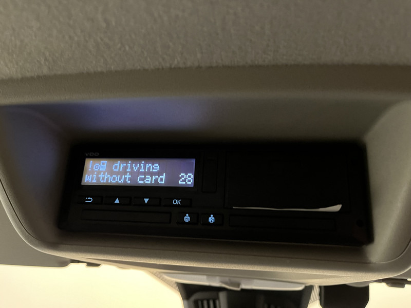 Pieni pakettiauto Ford Transit Custom 2.0 TDCI L2H1 Limited 130 PK / Euro 6 / Airco / Cruise Control / CarPlay / PDC / Navigatie / 3-Zits / 16.200 KM !! / BPM VRIJ !!: kuva Pieni pakettiauto Ford Transit Custom 2.0 TDCI L2H1 Limited 130 PK / Euro 6 / Airco / Cruise Control / CarPlay / PDC / Navigatie / 3-Zits / 16.200 KM !! / BPM VRIJ !!