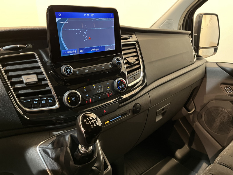 Pieni pakettiauto Ford Transit Custom 2.0 TDCI L2H1 Limited 130 PK / Euro 6 / Airco / Cruise Control / CarPlay / PDC / Navigatie / 3-Zits / 16.200 KM !! / BPM VRIJ !!: kuva Pieni pakettiauto Ford Transit Custom 2.0 TDCI L2H1 Limited 130 PK / Euro 6 / Airco / Cruise Control / CarPlay / PDC / Navigatie / 3-Zits / 16.200 KM !! / BPM VRIJ !!