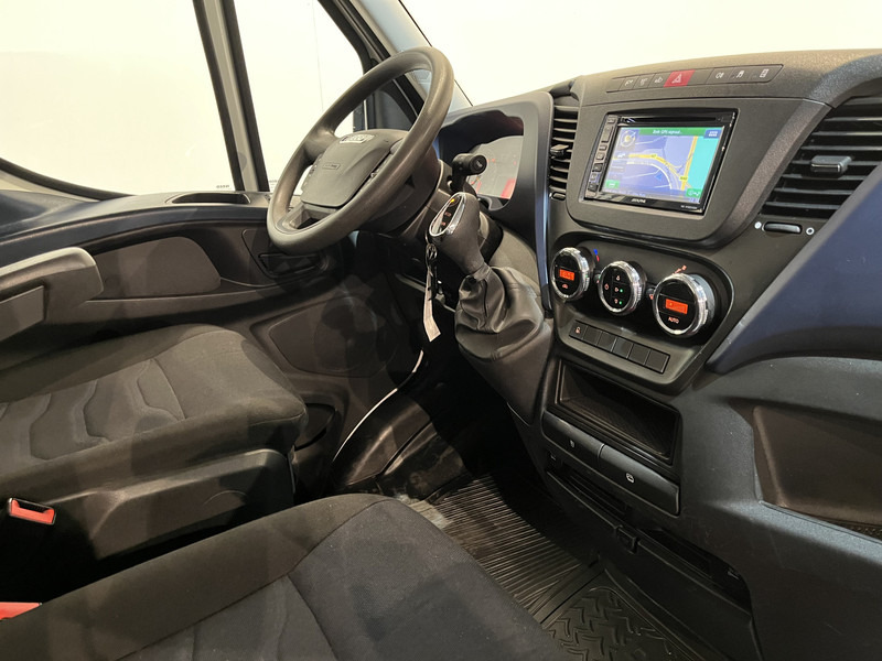 Iveco Daily 35S18D 3.0 375 Automaat Open Laadbak / Hiab Kraan / Euro 6 / Trekhaak 3500 KG / Airco / Camera / Navigatie / 3-Zits / 67.000 KM !! - Avolava pakettiauto: kuva Iveco Daily 35S18D 3.0 375 Automaat Open Laadbak / Hiab Kraan / Euro 6 / Trekhaak 3500 KG / Airco / Camera / Navigatie / 3-Zits / 67.000 KM !! - Avolava pakettiauto Iveco Daily 35S18D 3.0 375 Automaat Open Laadbak / Hiab Kraan / Euro 6 / Trekhaak 3500 KG / Airco / Camera / Navigatie / 3-Zits / 67.000 KM !! - Avolava pakettiauto: kuva Iveco Daily 35S18D 3.0 375 Automaat Open Laadbak / Hiab Kraan / Euro 6 / Trekhaak 3500 KG / Airco / Camera / Navigatie / 3-Zits / 67.000 KM !! - Avolava pakettiauto