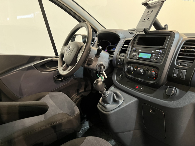 Opel Vivaro 1.6 CDTI L1H1 Servicebus / Inrichting / Euro 6 / Airco / Cruise Control / 3-Zits - Pieni pakettiauto: kuva Opel Vivaro 1.6 CDTI L1H1 Servicebus / Inrichting / Euro 6 / Airco / Cruise Control / 3-Zits - Pieni pakettiauto Opel Vivaro 1.6 CDTI L1H1 Servicebus / Inrichting / Euro 6 / Airco / Cruise Control / 3-Zits - Pieni pakettiauto: kuva Opel Vivaro 1.6 CDTI L1H1 Servicebus / Inrichting / Euro 6 / Airco / Cruise Control / 3-Zits - Pieni pakettiauto