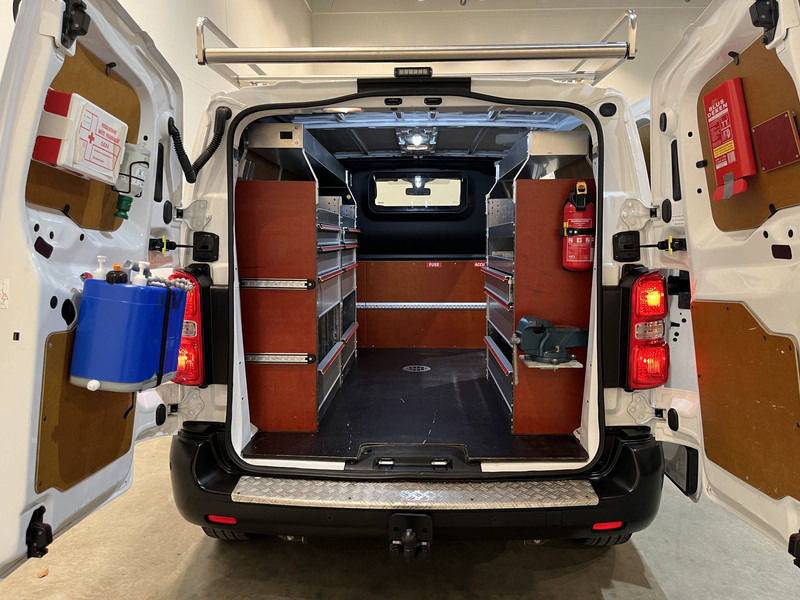 Opel Vivaro 2.0 CDTI L2H1 120 PK Servicebus / Inrichting / Euro 6 / 220V. / Airco / Cruise Control / Trekhaak / Camera / CarPlay / Navigatie / 60.800 KM !! - Pieni pakettiauto: kuva Opel Vivaro 2.0 CDTI L2H1 120 PK Servicebus / Inrichting / Euro 6 / 220V. / Airco / Cruise Control / Trekhaak / Camera / CarPlay / Navigatie / 60.800 KM !! - Pieni pakettiauto Opel Vivaro 2.0 CDTI L2H1 120 PK Servicebus / Inrichting / Euro 6 / 220V. / Airco / Cruise Control / Trekhaak / Camera / CarPlay / Navigatie / 60.800 KM !! - Pieni pakettiauto: kuva Opel Vivaro 2.0 CDTI L2H1 120 PK Servicebus / Inrichting / Euro 6 / 220V. / Airco / Cruise Control / Trekhaak / Camera / CarPlay / Navigatie / 60.800 KM !! - Pieni pakettiauto