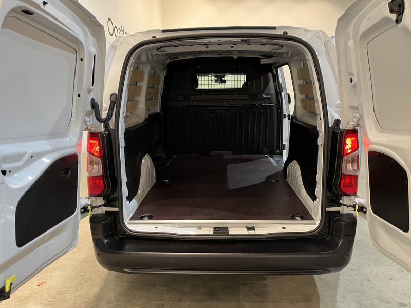 Peugeot e-Partner Premium Long 50 kWh / 100% Elektrisch / Airco / Cruise Control / PDC / Navigatie / CarPlay/ 2.500 KM !! - Pieni pakettiauto, Sähköpakettiauto: kuva Peugeot e-Partner Premium Long 50 kWh / 100% Elektrisch / Airco / Cruise Control / PDC / Navigatie / CarPlay/ 2.500 KM !! - Pieni pakettiauto, Sähköpakettiauto Peugeot e-Partner Premium Long 50 kWh / 100% Elektrisch / Airco / Cruise Control / PDC / Navigatie / CarPlay/ 2.500 KM !! - Pieni pakettiauto, Sähköpakettiauto: kuva Peugeot e-Partner Premium Long 50 kWh / 100% Elektrisch / Airco / Cruise Control / PDC / Navigatie / CarPlay/ 2.500 KM !! - Pieni pakettiauto, Sähköpakettiauto