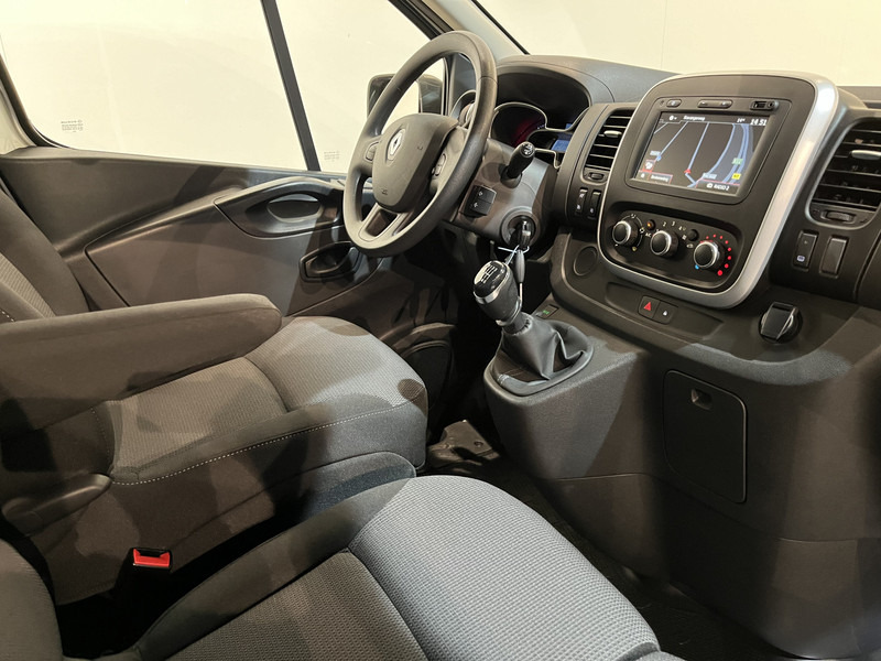 Renault Trafic 2.0 dCi L1H1 120 PK Servicebus / Sortimo Inrichting / Euro 6 / Airco / Camera / CarPlay / Cruise Control / Navigatie / 3-Zits / 27.800 KM !! / BPM VRIJ !! - Pieni pakettiauto: kuva Renault Trafic 2.0 dCi L1H1 120 PK Servicebus / Sortimo Inrichting / Euro 6 / Airco / Camera / CarPlay / Cruise Control / Navigatie / 3-Zits / 27.800 KM !! / BPM VRIJ !! - Pieni pakettiauto Renault Trafic 2.0 dCi L1H1 120 PK Servicebus / Sortimo Inrichting / Euro 6 / Airco / Camera / CarPlay / Cruise Control / Navigatie / 3-Zits / 27.800 KM !! / BPM VRIJ !! - Pieni pakettiauto: kuva Renault Trafic 2.0 dCi L1H1 120 PK Servicebus / Sortimo Inrichting / Euro 6 / Airco / Camera / CarPlay / Cruise Control / Navigatie / 3-Zits / 27.800 KM !! / BPM VRIJ !! - Pieni pakettiauto