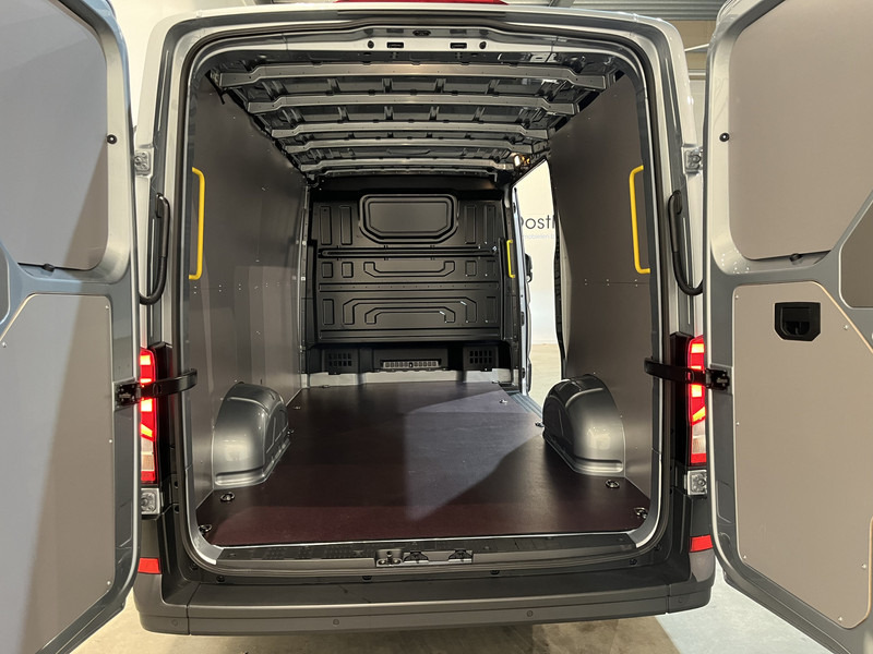 Volkswagen Crafter 2.0 TDI L3H2 140 PK Automaat / Euro 6 / Airco / Cruise Control / PDC / CarPlay / 3-Zits / NIEUWSTE MODEL / 1.400 KM !! - Pakettiauto: kuva Volkswagen Crafter 2.0 TDI L3H2 140 PK Automaat / Euro 6 / Airco / Cruise Control / PDC / CarPlay / 3-Zits / NIEUWSTE MODEL / 1.400 KM !! - Pakettiauto Volkswagen Crafter 2.0 TDI L3H2 140 PK Automaat / Euro 6 / Airco / Cruise Control / PDC / CarPlay / 3-Zits / NIEUWSTE MODEL / 1.400 KM !! - Pakettiauto: kuva Volkswagen Crafter 2.0 TDI L3H2 140 PK Automaat / Euro 6 / Airco / Cruise Control / PDC / CarPlay / 3-Zits / NIEUWSTE MODEL / 1.400 KM !! - Pakettiauto