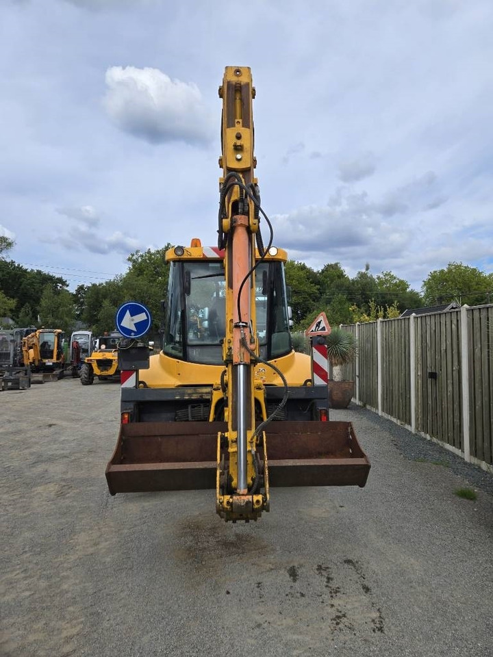 Fermec 860 - Kaivuri-trukki: kuva Fermec 860 - Kaivuri-trukki Fermec 860 - Kaivuri-trukki: kuva Fermec 860 - Kaivuri-trukki