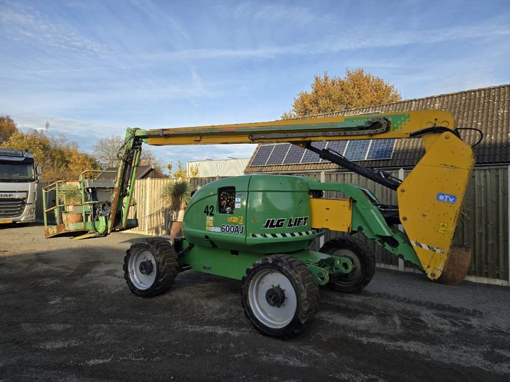 JLG 600 AJ - Puomilava: kuva JLG 600 AJ - Puomilava JLG 600 AJ - Puomilava: kuva JLG 600 AJ - Puomilava