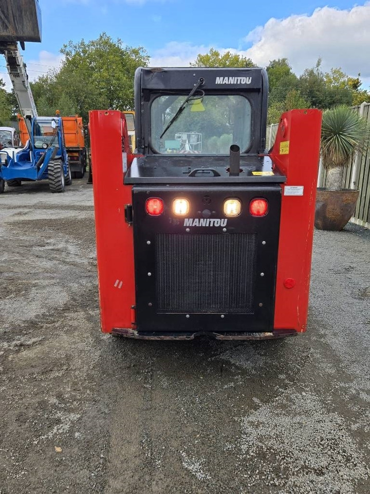 Manitou 1350 R - Liukuohjattu kuormaaja: kuva Manitou 1350 R - Liukuohjattu kuormaaja Manitou 1350 R - Liukuohjattu kuormaaja: kuva Manitou 1350 R - Liukuohjattu kuormaaja