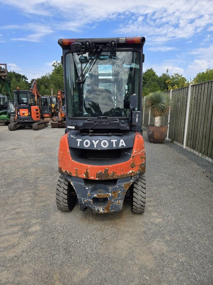 Toyota 8 FD 20 - Dieseltrukki: kuva Toyota 8 FD 20 - Dieseltrukki Toyota 8 FD 20 - Dieseltrukki: kuva Toyota 8 FD 20 - Dieseltrukki