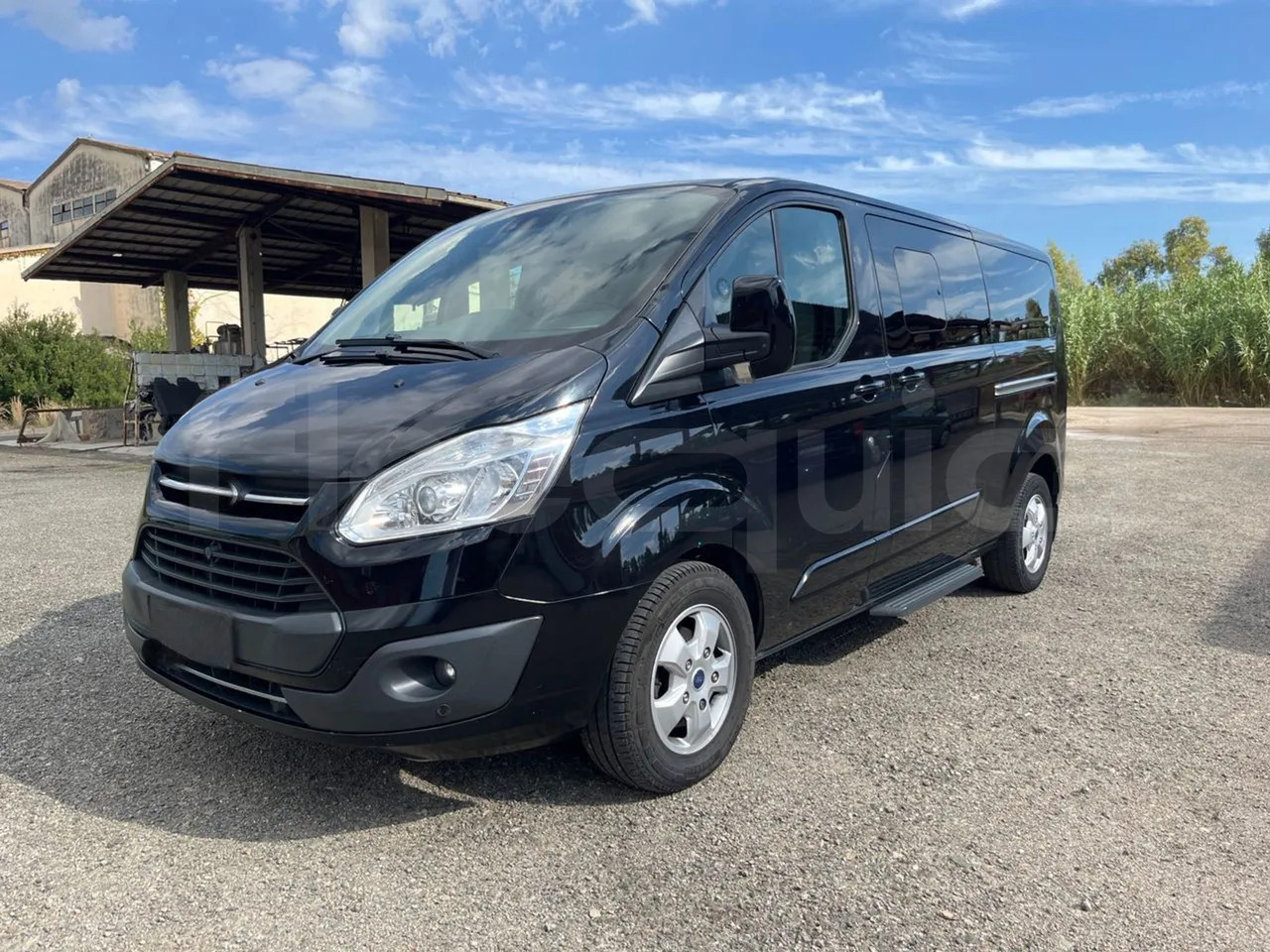 Ford Tourneo Custom - Minibussi, Pikkubussi: kuva Ford Tourneo Custom - Minibussi, Pikkubussi Ford Tourneo Custom - Minibussi, Pikkubussi: kuva Ford Tourneo Custom - Minibussi, Pikkubussi