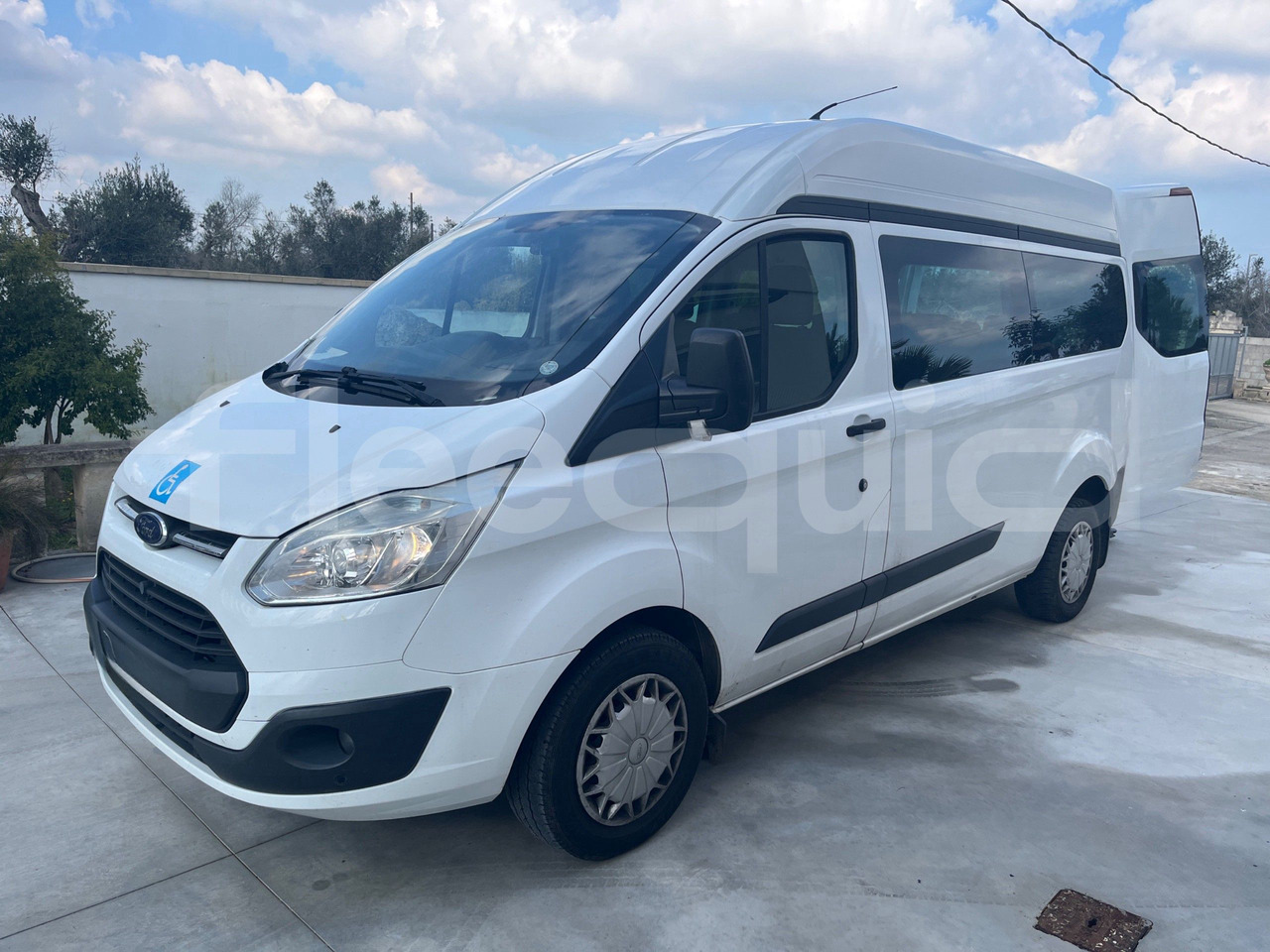 Ford Transit - Turistibussi: kuva Ford Transit - Turistibussi Ford Transit - Turistibussi: kuva Ford Transit - Turistibussi