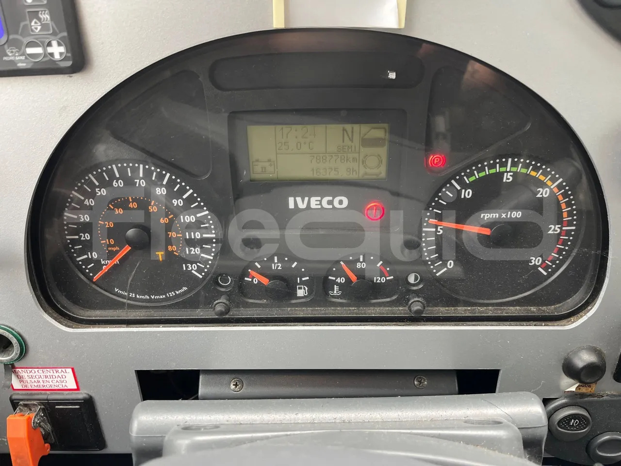 Irisbus 397E.12 - Turistibussi: kuva Irisbus 397E.12 - Turistibussi Irisbus 397E.12 - Turistibussi: kuva Irisbus 397E.12 - Turistibussi