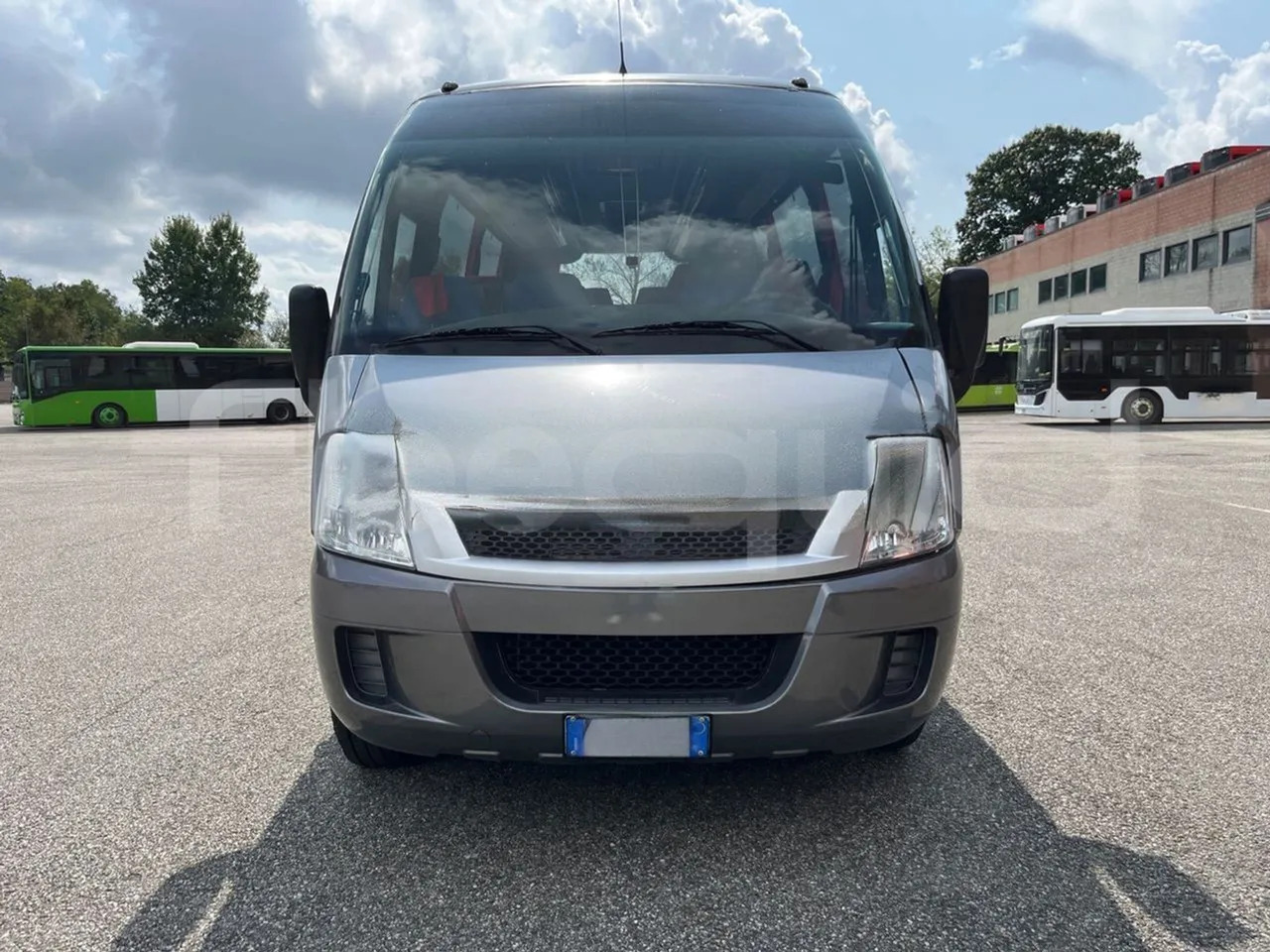 Iveco Daily - Turistibussi: kuva Iveco Daily - Turistibussi Iveco Daily - Turistibussi: kuva Iveco Daily - Turistibussi