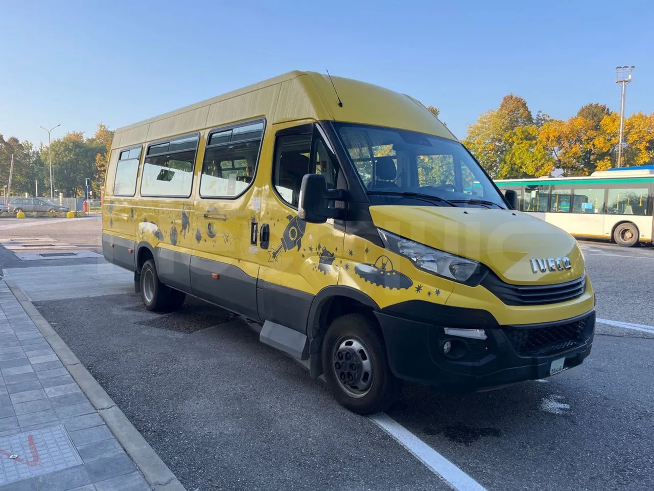 Iveco Daily - Koulubussi: kuva Iveco Daily - Koulubussi Iveco Daily - Koulubussi: kuva Iveco Daily - Koulubussi
