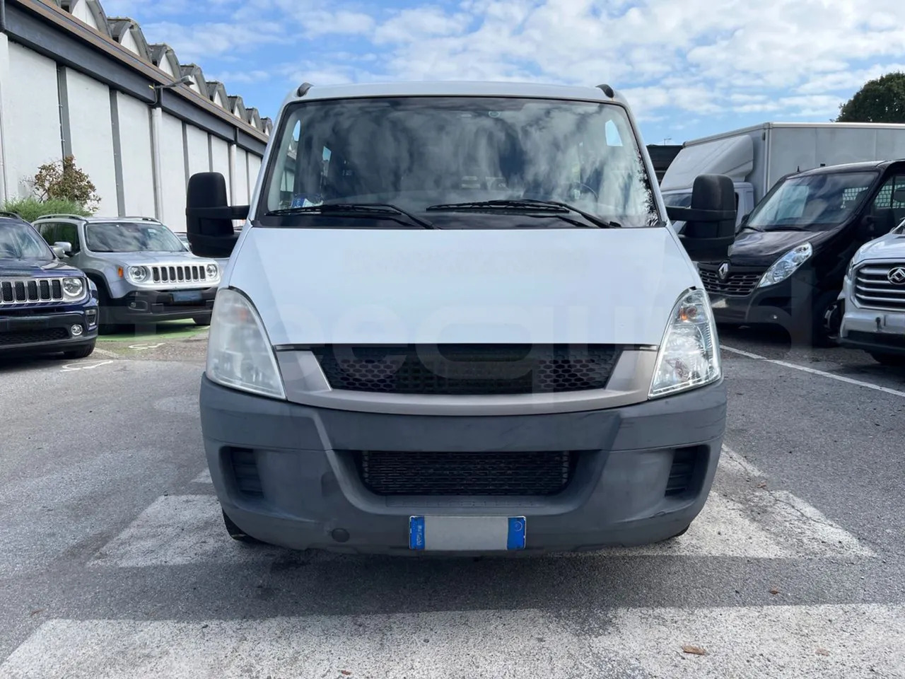 Iveco Daily - Minibussi, Pikkubussi: kuva Iveco Daily - Minibussi, Pikkubussi Iveco Daily - Minibussi, Pikkubussi: kuva Iveco Daily - Minibussi, Pikkubussi