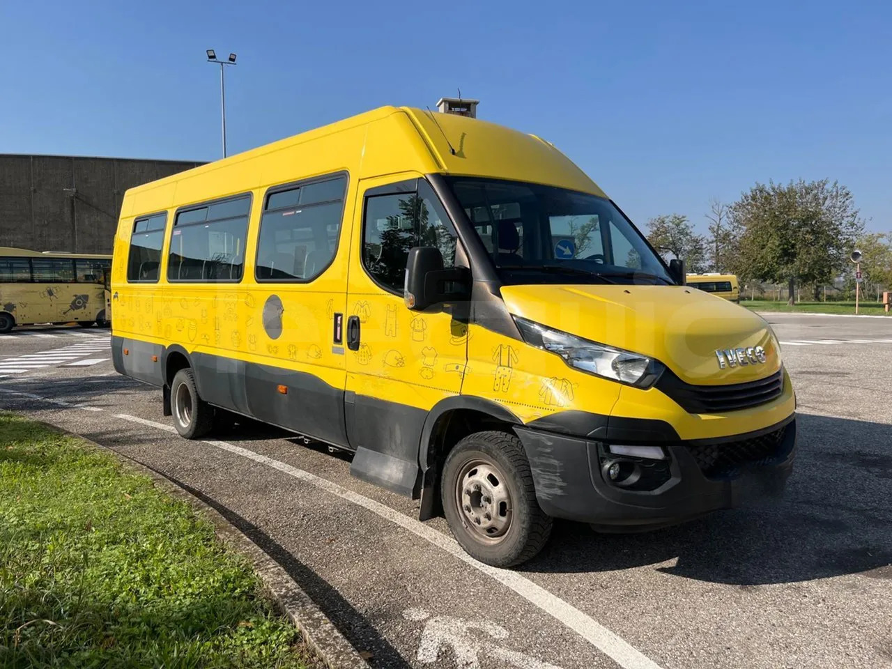 Iveco Daily - Koulubussi: kuva Iveco Daily - Koulubussi Iveco Daily - Koulubussi: kuva Iveco Daily - Koulubussi