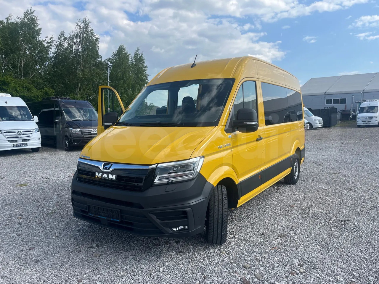 Man Mercus - Minibussi, Sähköbussi: kuva Man Mercus - Minibussi, Sähköbussi Man Mercus - Minibussi, Sähköbussi: kuva Man Mercus - Minibussi, Sähköbussi