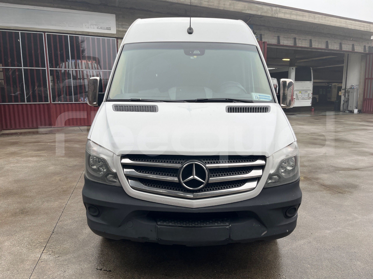 Mercedes-Benz Sprinter - Turistibussi: kuva Mercedes-Benz Sprinter - Turistibussi Mercedes-Benz Sprinter - Turistibussi: kuva Mercedes-Benz Sprinter - Turistibussi