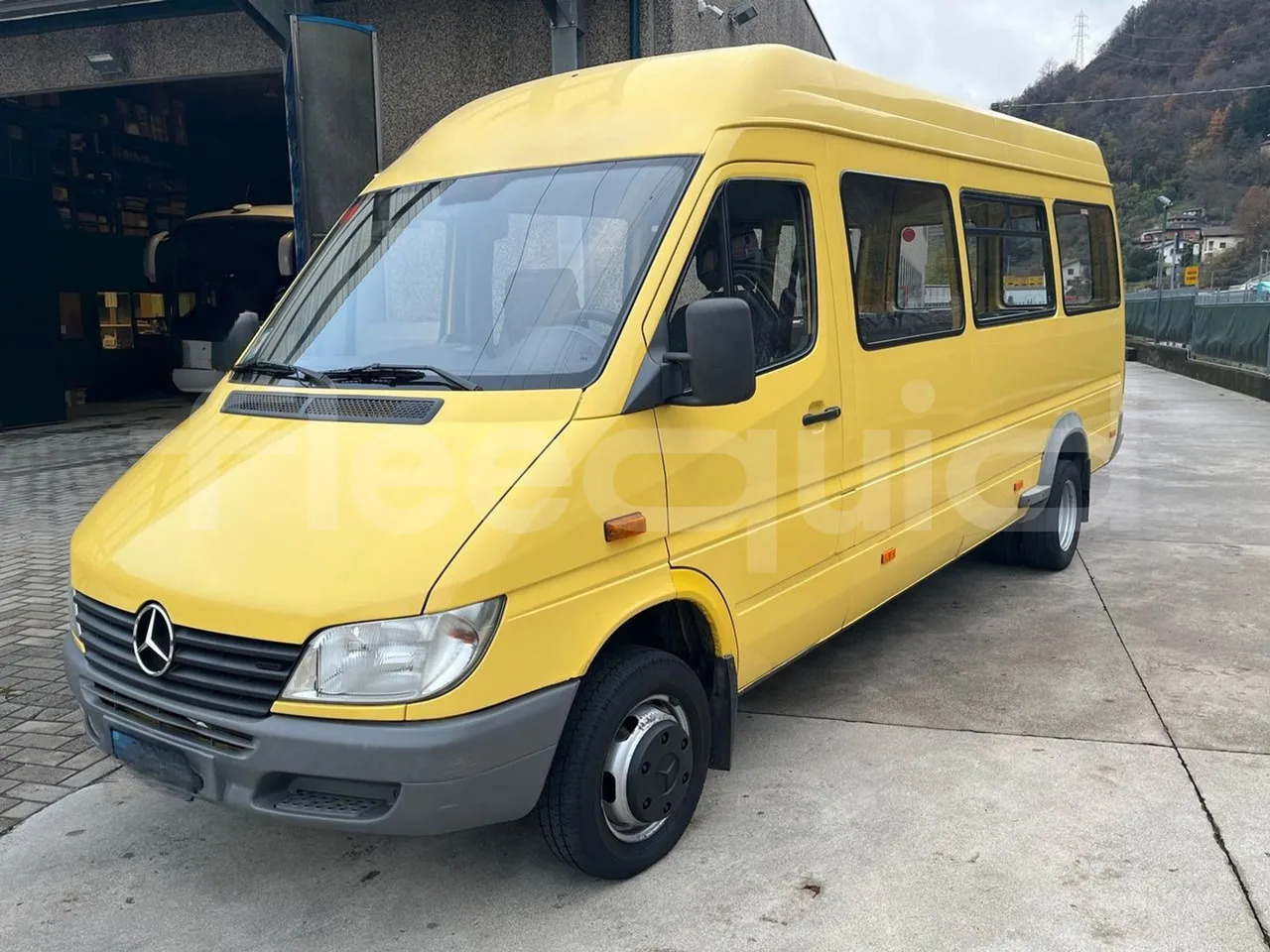 Mercedes-Benz Sprinter - Minibussi, Pikkubussi: kuva Mercedes-Benz Sprinter - Minibussi, Pikkubussi Mercedes-Benz Sprinter - Minibussi, Pikkubussi: kuva Mercedes-Benz Sprinter - Minibussi, Pikkubussi