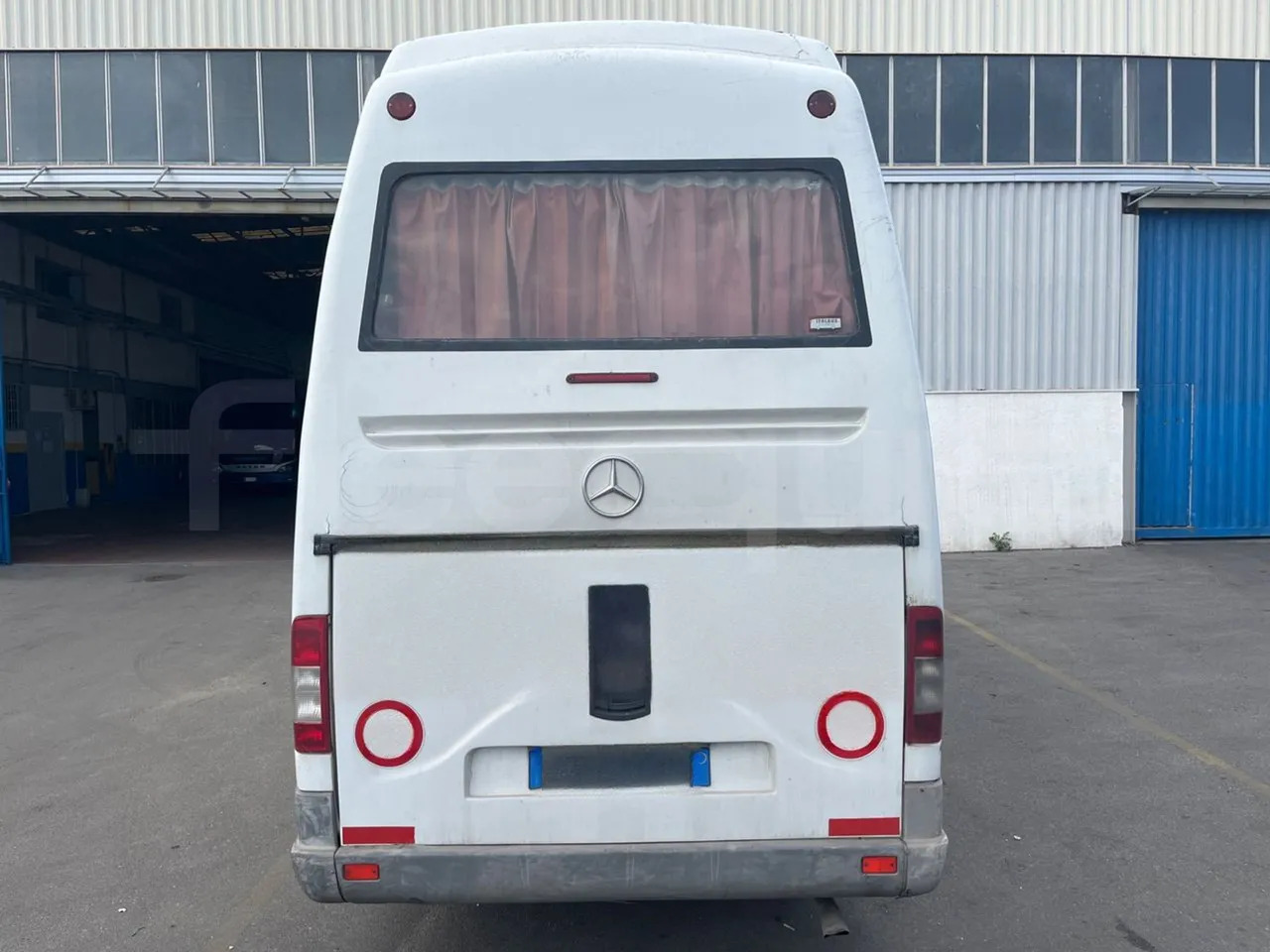 Mercedes-Benz Sprinter - Minibussi, Pikkubussi: kuva  Mercedes-Benz Sprinter - Minibussi, Pikkubussi Mercedes-Benz Sprinter - Minibussi, Pikkubussi: kuva  Mercedes-Benz Sprinter - Minibussi, Pikkubussi
