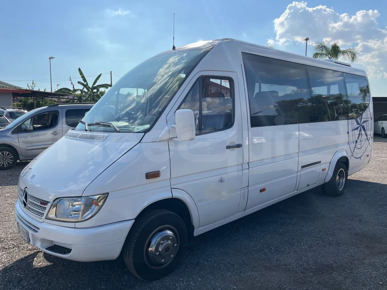 Mercedes-Benz Sprinter - Esikaupunkien linja: kuva Mercedes-Benz Sprinter - Esikaupunkien linja Mercedes-Benz Sprinter - Esikaupunkien linja: kuva Mercedes-Benz Sprinter - Esikaupunkien linja