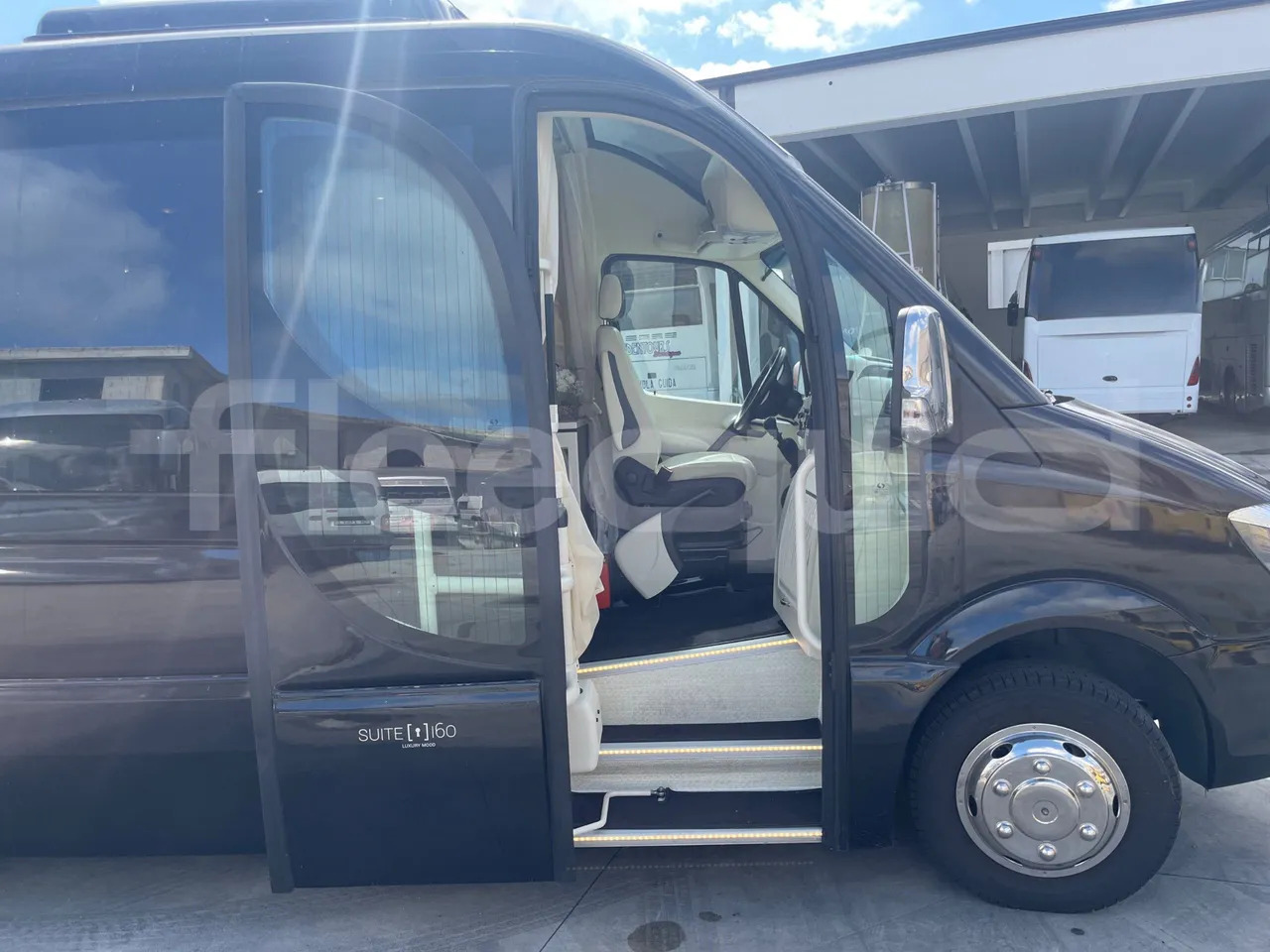 Minibussi, Pikkubussi Mercedes-Benz Sprinter: kuva Minibussi, Pikkubussi Mercedes-Benz Sprinter