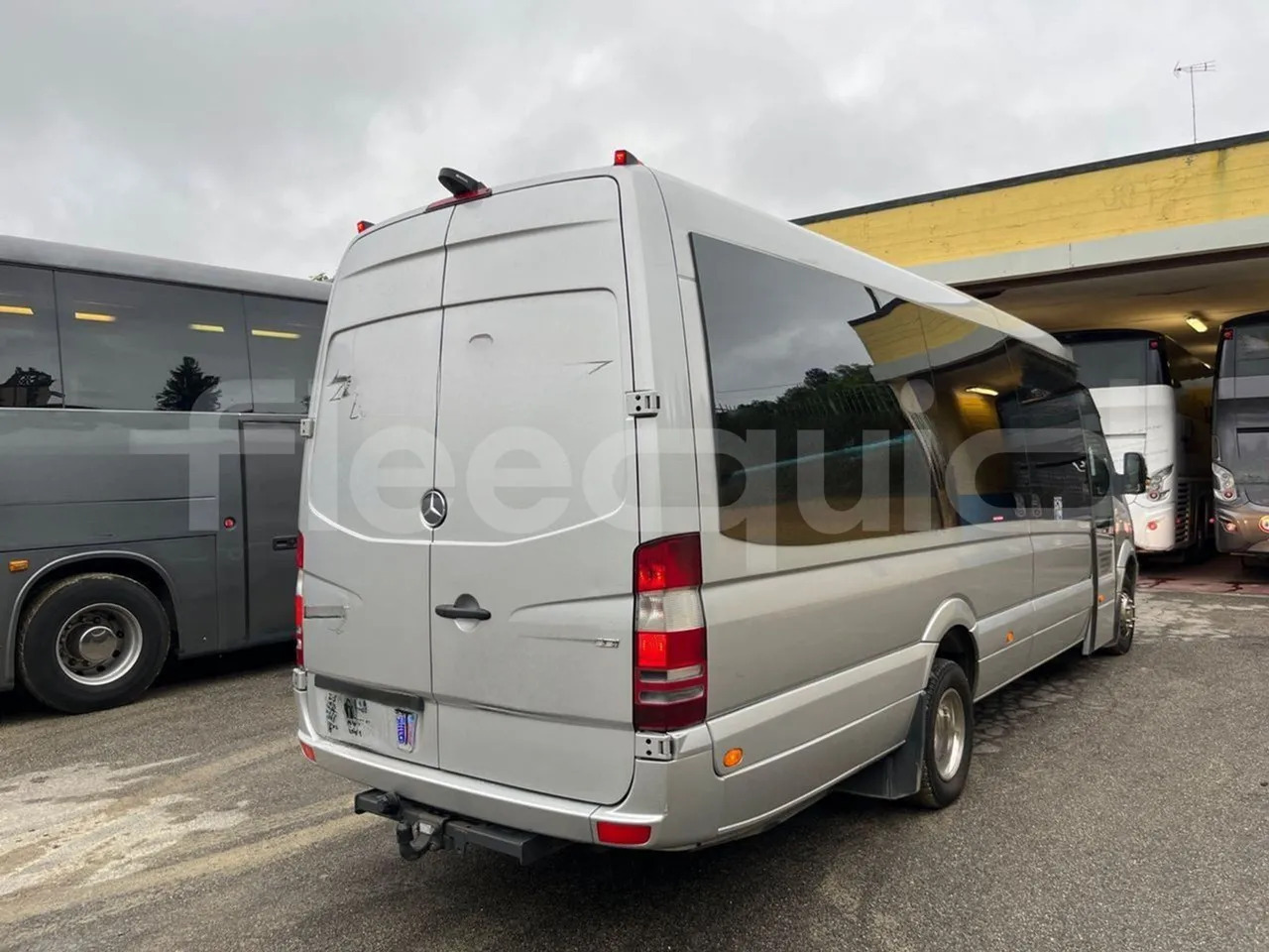 Minibussi, Pikkubussi Mercedes-Benz Sprinter: kuva Minibussi, Pikkubussi Mercedes-Benz Sprinter