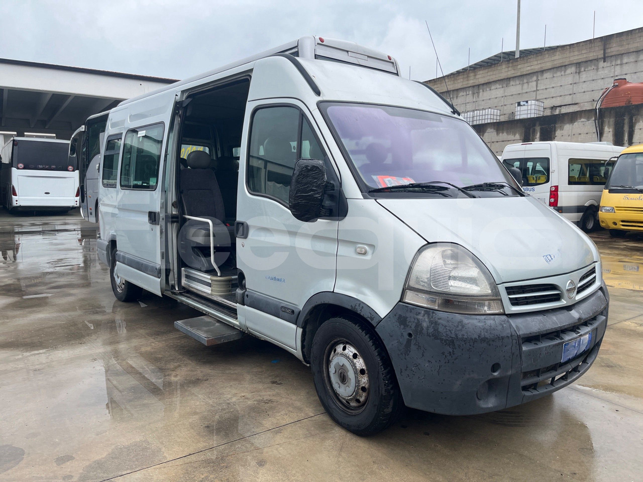 Nissan Interstar - Minibussi, Pikkubussi: kuva Nissan Interstar - Minibussi, Pikkubussi Nissan Interstar - Minibussi, Pikkubussi: kuva Nissan Interstar - Minibussi, Pikkubussi