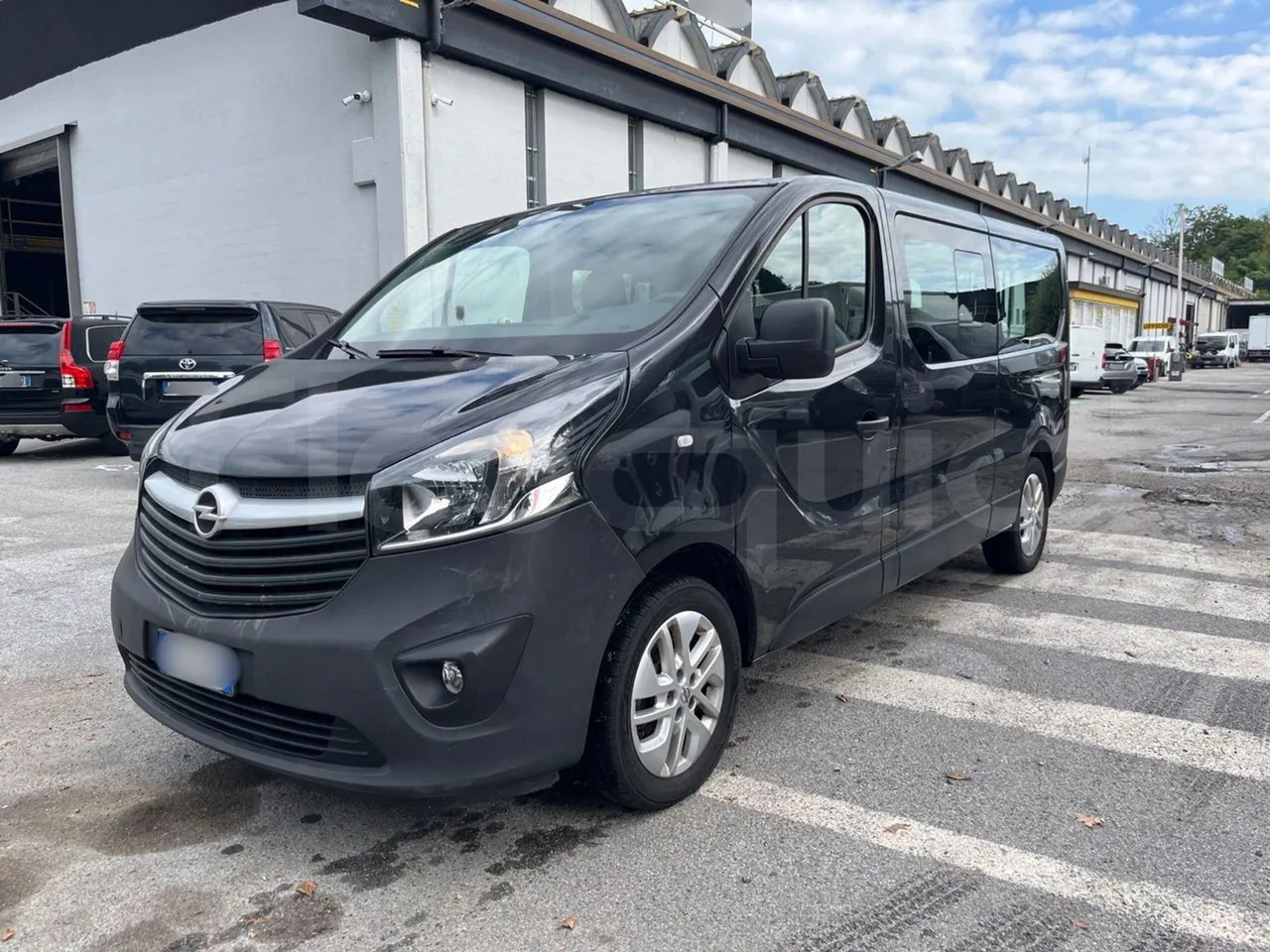 Opel Vivaro - B - Minibussi, Pikkubussi: kuva Opel Vivaro - B - Minibussi, Pikkubussi Opel Vivaro - B - Minibussi, Pikkubussi: kuva Opel Vivaro - B - Minibussi, Pikkubussi