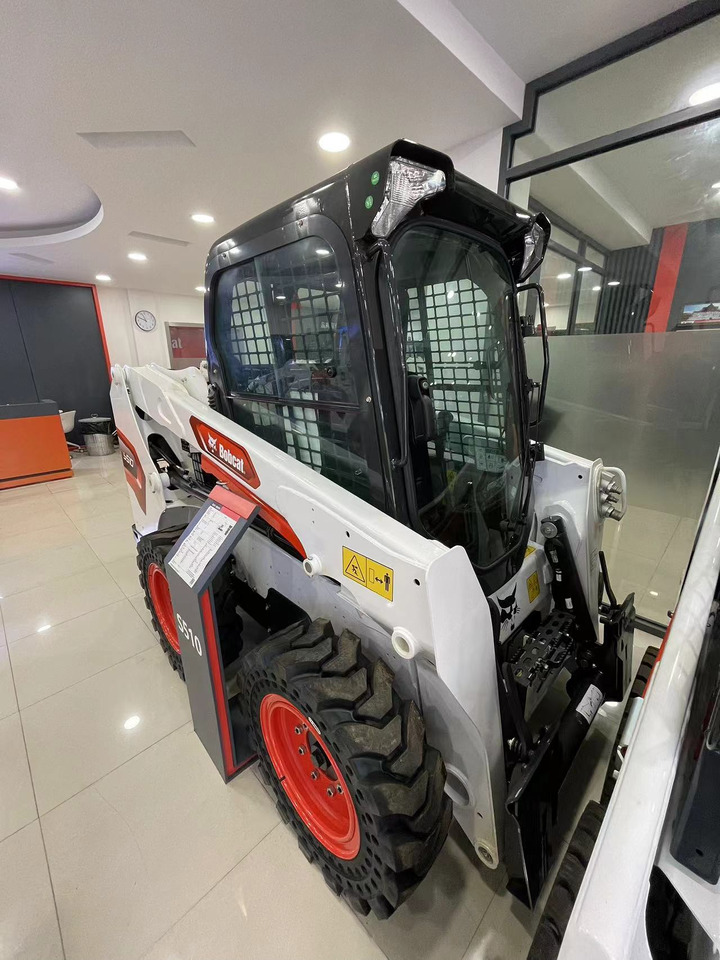 BOBCAT S510-C4 - Liukuohjattu kuormaaja: kuva BOBCAT S510-C4 - Liukuohjattu kuormaaja BOBCAT S510-C4 - Liukuohjattu kuormaaja: kuva BOBCAT S510-C4 - Liukuohjattu kuormaaja