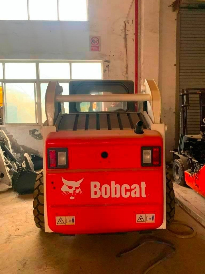Bobcat S 185  - Liukuohjattu kuormaaja: kuva Bobcat S 185  - Liukuohjattu kuormaaja Bobcat S 185  - Liukuohjattu kuormaaja: kuva Bobcat S 185  - Liukuohjattu kuormaaja
