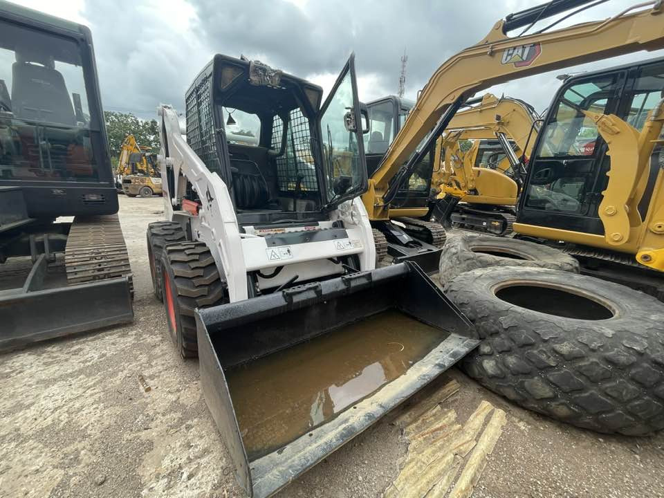 Bobcat S185 S185 - Liukuohjattu kuormaaja: kuva Bobcat S185 S185 - Liukuohjattu kuormaaja Bobcat S185 S185 - Liukuohjattu kuormaaja: kuva Bobcat S185 S185 - Liukuohjattu kuormaaja