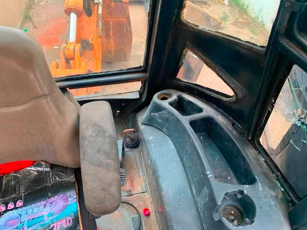 Case 580 M - Kaivuri-trukki: kuva Case 580 M - Kaivuri-trukki Case 580 M - Kaivuri-trukki: kuva Case 580 M - Kaivuri-trukki