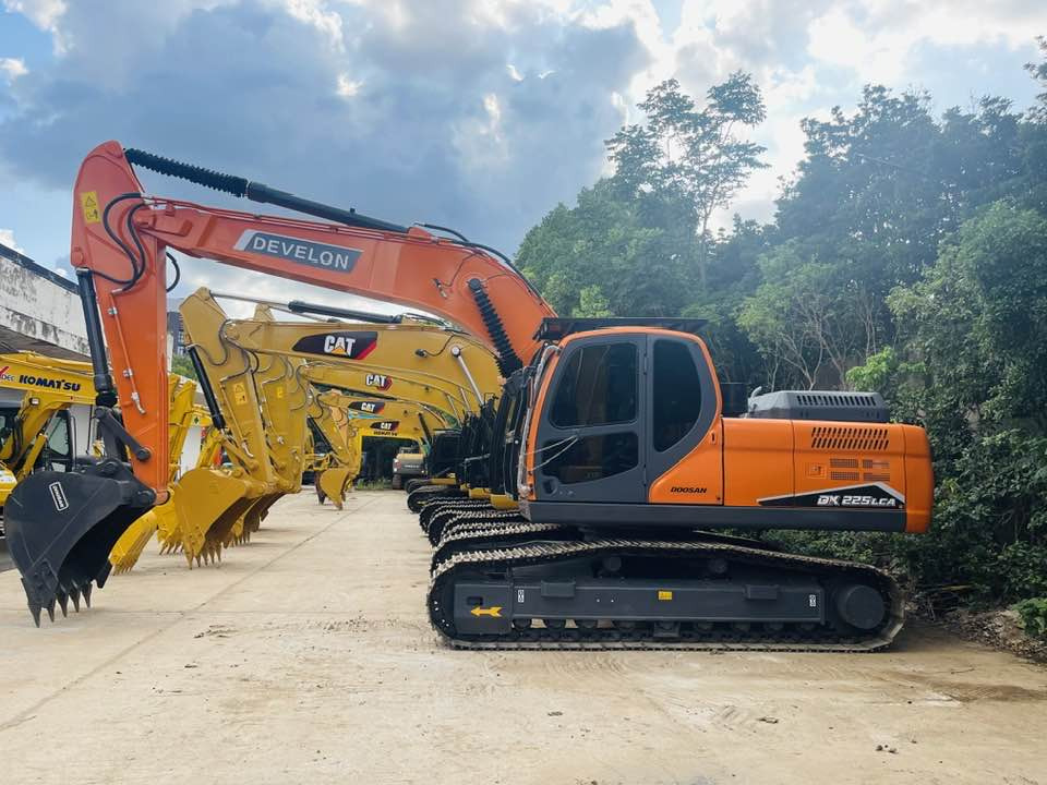 Develon DX225 LCA (DX225LCA-7M) - Kaivuri: kuva Develon DX225 LCA (DX225LCA-7M) - Kaivuri Develon DX225 LCA (DX225LCA-7M) - Kaivuri: kuva Develon DX225 LCA (DX225LCA-7M) - Kaivuri