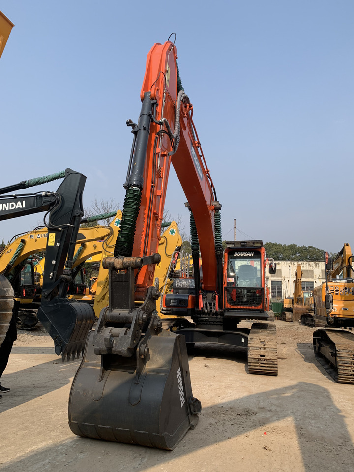 Doosan DX300LC-9C - Kaivuri: kuva Doosan DX300LC-9C - Kaivuri Doosan DX300LC-9C - Kaivuri: kuva Doosan DX300LC-9C - Kaivuri